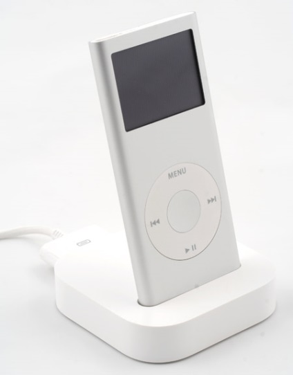 Apple iPod nano a doua generație și accesoriile sale