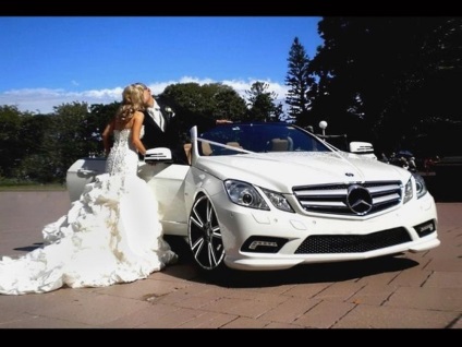 Închiriați un Mercedes pentru o nuntă cu un șofer, chiria la Moscova, pentru o masina albă de nuntă mercedes