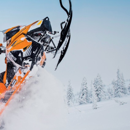 Balet pe cascadorii de snowmobile, salturi și trucuri, o revistă de mecanică populară