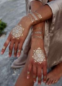 Fehér henna a mehendi számára