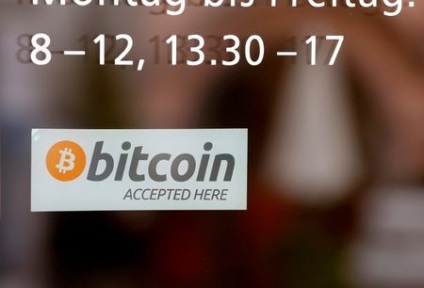 Bitcoin și eter au scăzut drastic cu 25%