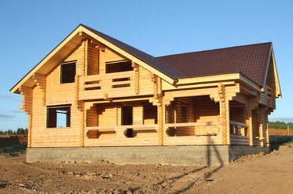 Un fascicul pentru a construi o casă care este mai bună decât molidul sau pinul, lipit sau profilate