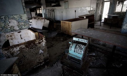 Cernobîl și Pripyat fotografii de distrugere 25 de ani mai târziu