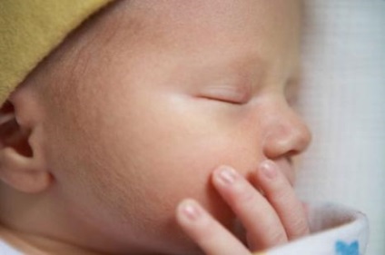 Ce să faceți dacă nou-născutul este o piele degajată
