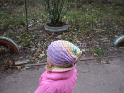 Cap model de spirală tricotat pentru copii