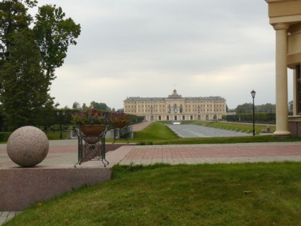 Excursie în parcul Palatului Constantin în artileria articolului