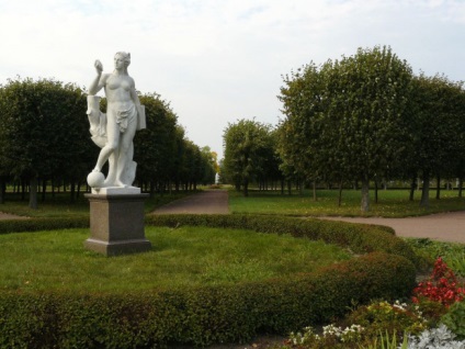 Обиколка на парка Konstantinovsky Palace в Strelna статия