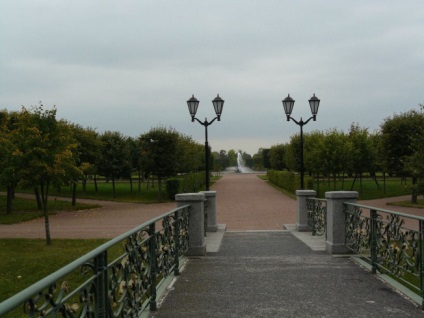 Excursie în parcul Palatului Constantin în artileria articolului