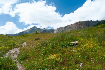 Oshten Mountain - fotografie, hartă, descriere, itinerar