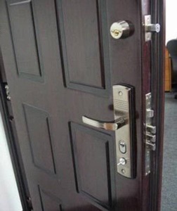 Instrucțiuni pentru buna funcționare a ușilor metalice