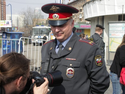 Interkavkaz - prezintă o patrulare civilă simbolică prinde poliția fără ecusoane