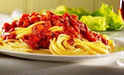 Preparate din bucătăria italiană cu sos de spaghete