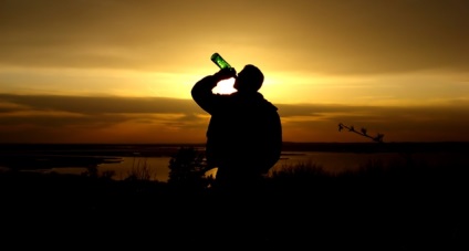 Mint az alkoholisták csal magunkat, és továbbra is inni