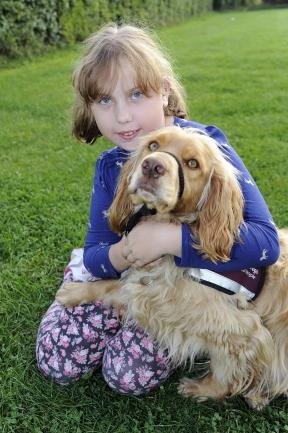 Cum a schimbat Jasper viața unei fetițe clara sau a câinilor auditivi pentru surzi (video),