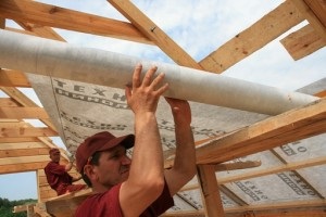 Cum să evitați ghinturile atunci când construiți un acoperiș de plăci flexibile de acoperiș
