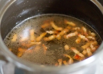 Как да готвя пиле в вино и сметанов сос с ябълки - доказан стъпка по стъпка рецепта със снимки на