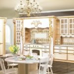 Cum să aplicați un stil clasic pentru decorarea unui design de bucătărie - o selecție de fotografii