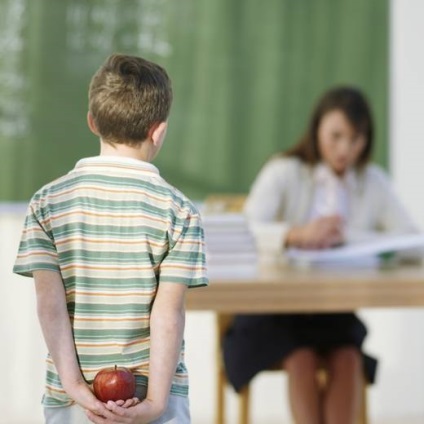 Cum să câștigi poziția profesorului - mama ta