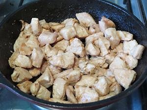 Pui cu ciuperci în sos teriyaki, rețetă de pui cu șampanie