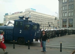 Marșul fanilor ruși sa terminat, poliția a folosit tunuri de apă, există victime (video, fotografii,