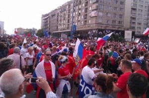 Marșul fanilor ruși sa terminat, poliția a folosit tunuri de apă, există victime (video, fotografii,