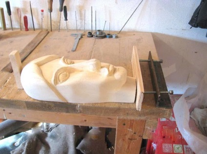 Atelier de lucru pentru sculptură în lemn, organizare la locul de muncă ~ sculptură în lemn