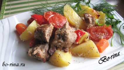 Carne cu cartofi gătite în mânecă pentru copt, gustos și frumos!