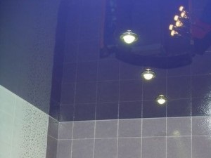 Stretch mennyezet a fürdőszobában Naberezhnye Chelny - Art House