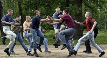 Rossz fiúk akkor szorult a sarokba 10 hibát egy utcai harcban, érdekes mindenhol mindent!