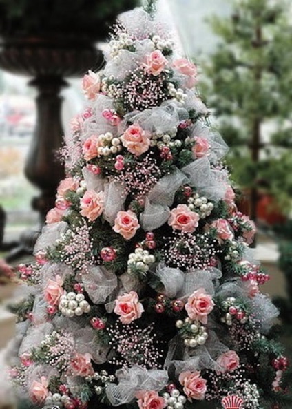Flori delicate pe crengi prickly neobișnuite ornamente de pom de Crăciun - târg de meșteșugari - manual