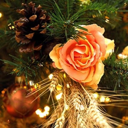 Flori delicate pe crengi prickly neobișnuite ornamente de pom de Crăciun - târg de meșteșugari - manual