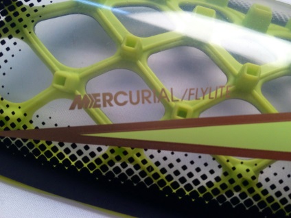 Revizuirea scuturilor de fotbal mercurial flylite de la nike