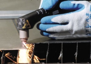 Tăierea manuală cu plasmă - o modalitate rapidă de a tăia metalul fără a pierde calitatea