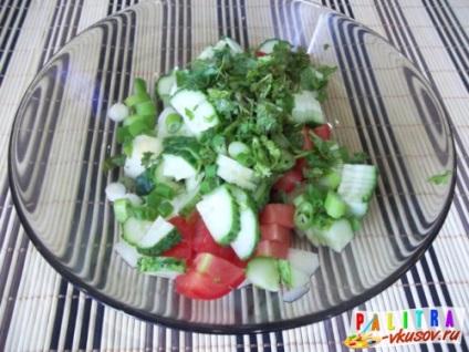 Saláta uborka és paradicsom sárgadinnye (fotó-recept)