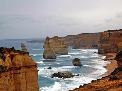 Cele mai spectaculoase stânci de mare ale planetei