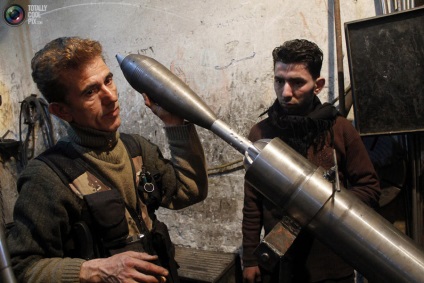 Armele de uz casnic folosite de armata siriană gratuită sunt interesante!