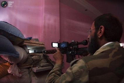 Armele de uz casnic folosite de armata siriană gratuită sunt interesante!