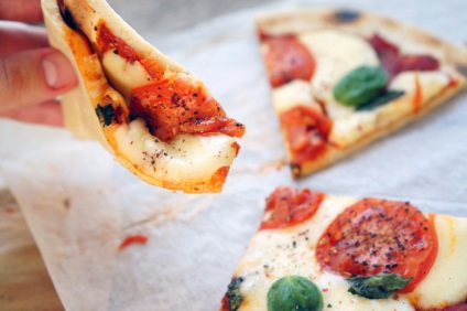 Cea mai corectă aluat pentru clasa pizza master este rețeta de bază de pizza - margarita