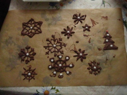 Ciocolată fulgi de zăpadă pentru decorarea tortului