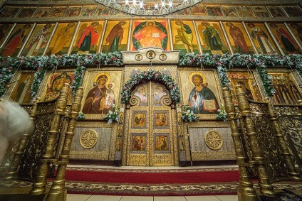 Sretensky Kolostortemplom dekoráció