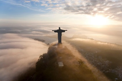 Statuia lui Hristos Răscumpărătorul din Rio de Janeiro, Brazilia