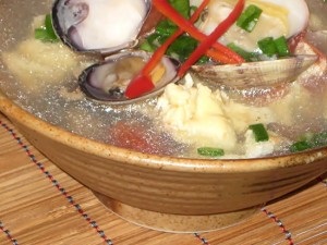 kagyló leves intett tojással, a férfiak főzés helyszínen - a legjobb receptek fotókkal