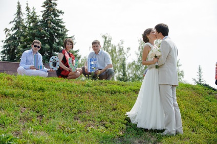 Esküvői csúnya és Askar mimimishechnaya, virágos, fiatalok, hozzám, Rustem!