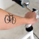 Valoarea tatuajelor pentru biciclete, fotografii și schițe