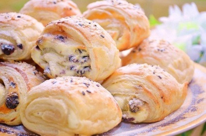 Top-9 rețete pentru fulgi delicios de coacere cu brânză - o rețetă de succes