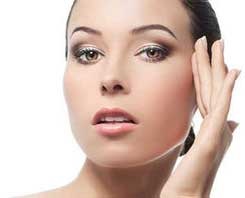 Necesită un model pentru materiale plastice contur, peeling, mezoterapie, botox, augmentarea buzelor