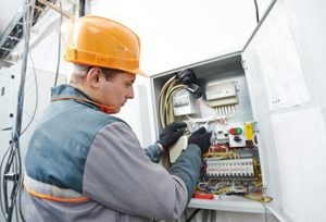 Servicii de cablare în suburbiile prețului pentru serviciile unui electrician