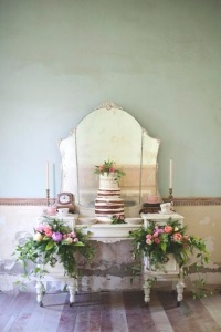 Mobilier de epocă în decorațiuni de nuntă