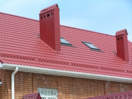 Instalare jgheaburi pe acoperiș, construcții
