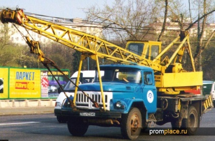 Caracteristicile și echipamentul macaralelor pe baza unui camion zil 130